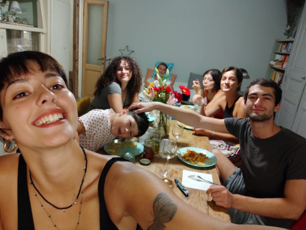 la famiglia di Valentina l'inventrice di Vedonit insieme a Veronica
